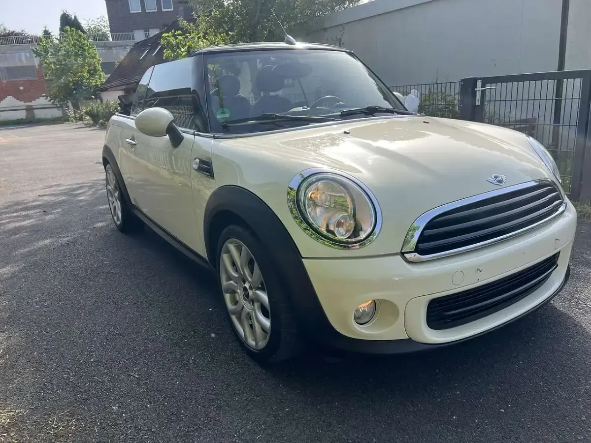 Gebraucht Mini One Cabriolet 102 PS (75 kW) 2011 Beige Cabrio