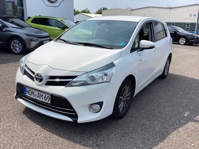 Weiß Gebraucht 2017 Toyota Verso Edition-S Van / Kleinbus | 12.990 € (Fairer Preis) - Bild 1/4