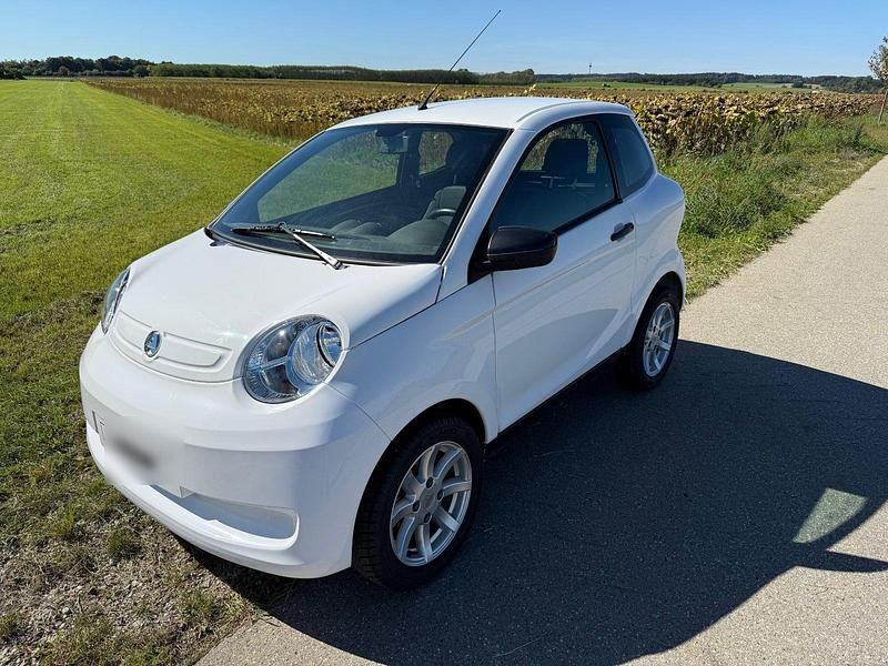 Weiß Gebraucht 2019 Aixam Microcar Kleinwagen | 10.840 € - Bild 1/4