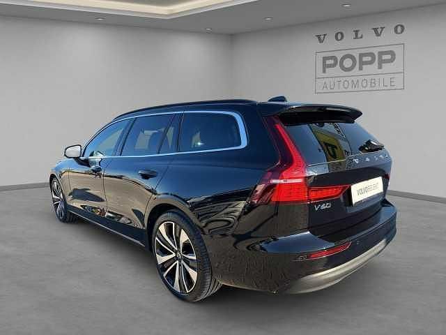Gebraucht Volvo V60 145 PS (106 kW) 2024 Kombi
