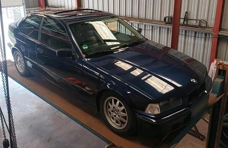 Gebraucht BMW 316 Compact 101 PS (74 kW) 1995 Blau Kleinwagen