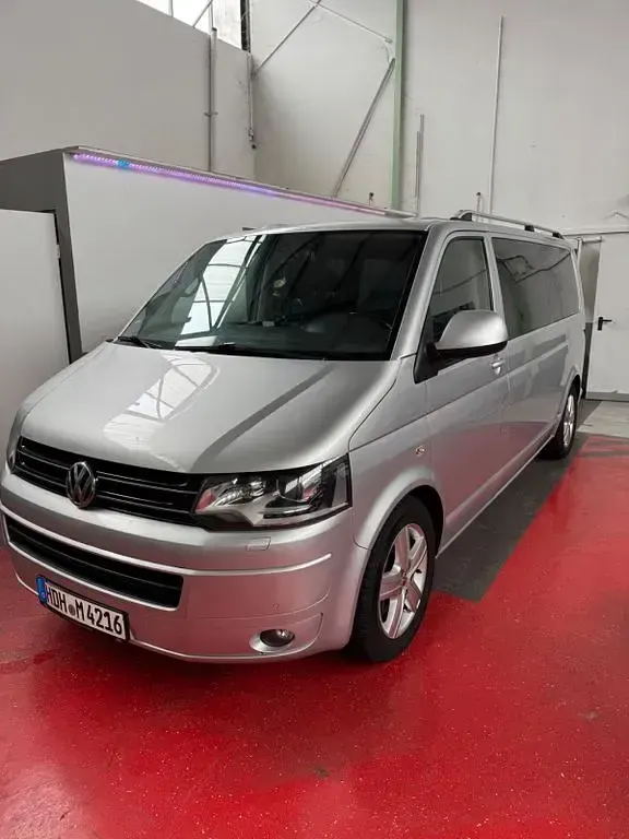 Second-hand VW Caravelle 179 CP (131 kW) 2013 Argintiu Van