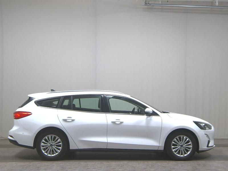 Weiss Gebraucht 2020 Ford Focus Titanium Kombi | 10.780 € (Superpreis) - Bild 1/4