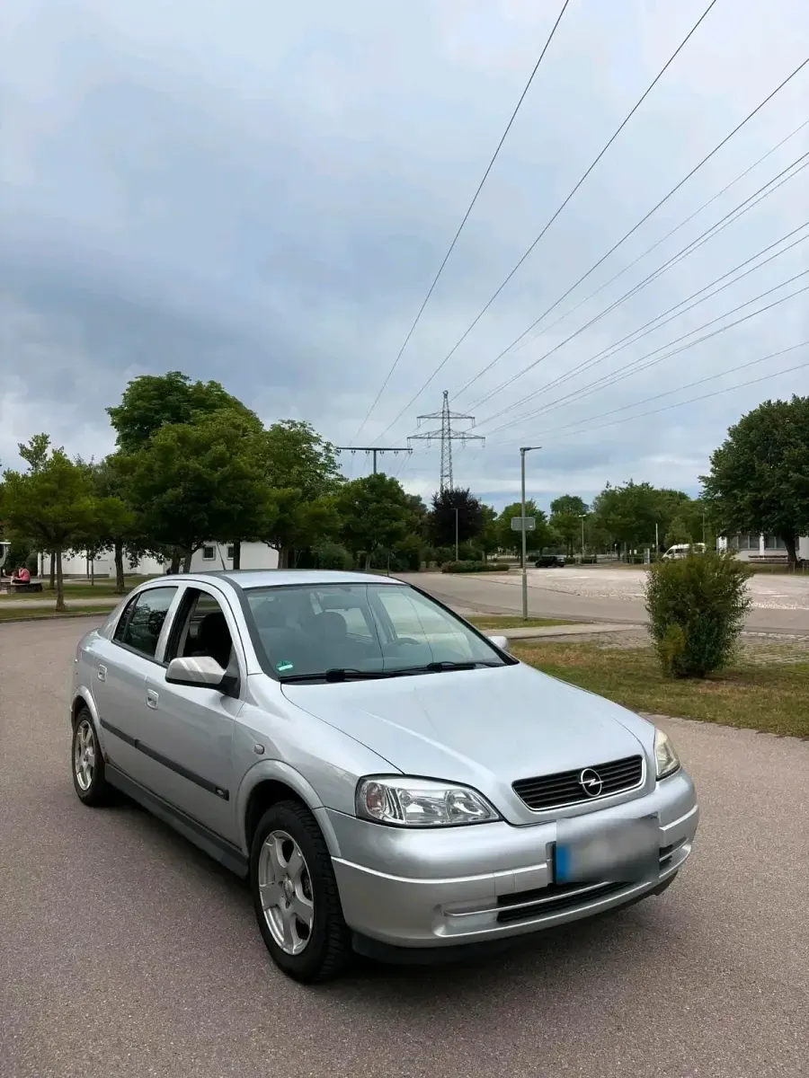 Gebraucht Opel Astra 84 PS (61 kW) 2002 Silber Kleinwagen