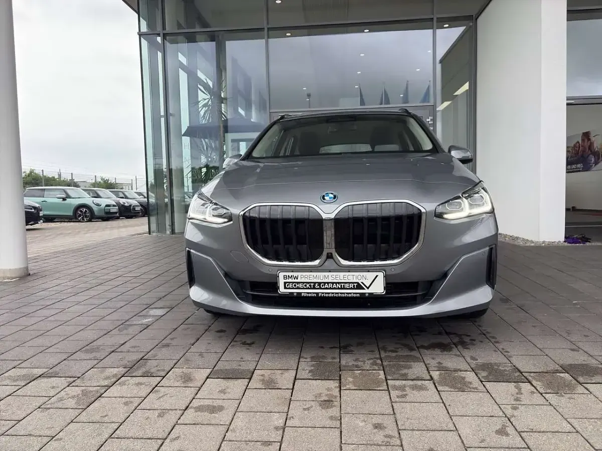 Gebraucht BMW 225 Active Tourer 245 PS (180 kW) 2024 Grau Van / Kleinbus