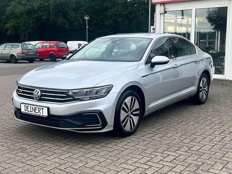 Second-hand VW Passat GTE 218 CP (160 kW) 2020 Argintiu Berlinǎ