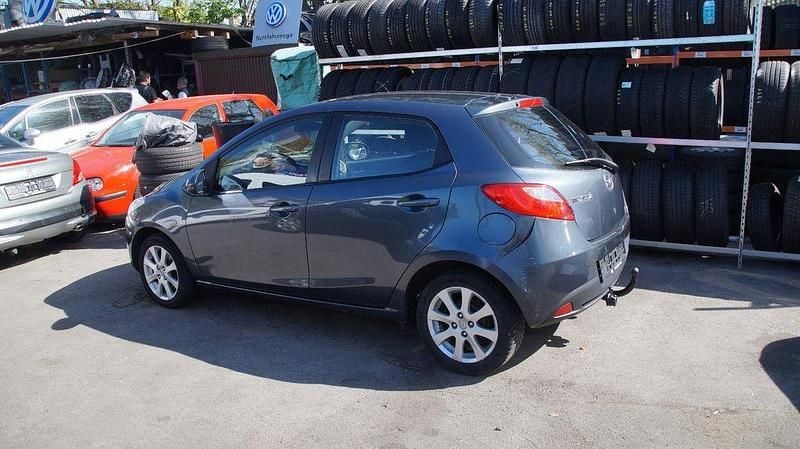 Usata Mazda 2 Independence 75 CV (55 kW) 2009 Grigio Utilitaria