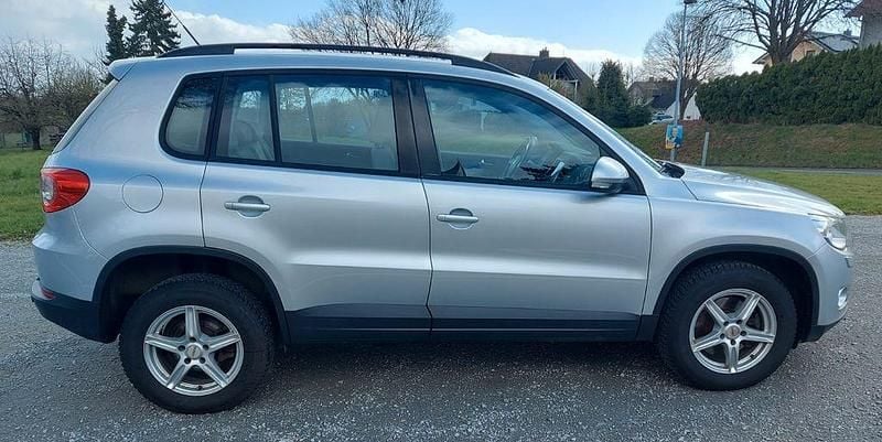 Gebraucht VW Tiguan 140 PS (102 kW) 2009 Silber SUV