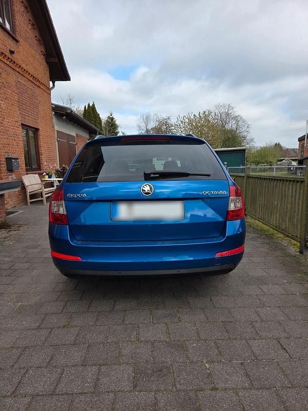 Gebraucht Skoda Octavia 150 PS (110 kW) 2015 Blau Kombi
