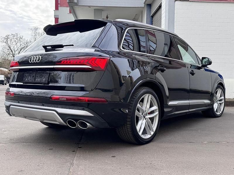 Gebraucht Audi SQ7 Ambiente 507 PS (372 kW) 2022 Schwarz SUV
