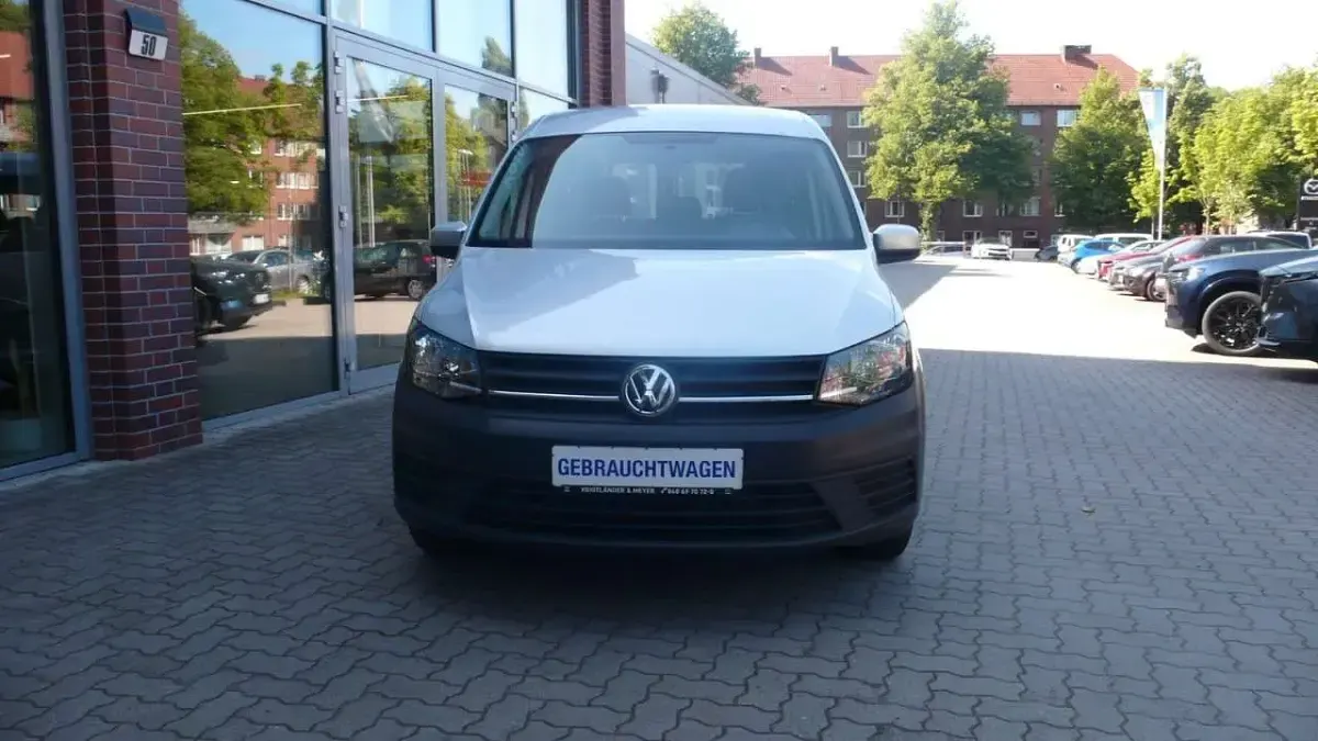 Gebraucht VW Caddy Trendline 125 PS (91 kW) 2018 Reflexsilber metallic Van / Kleinbus