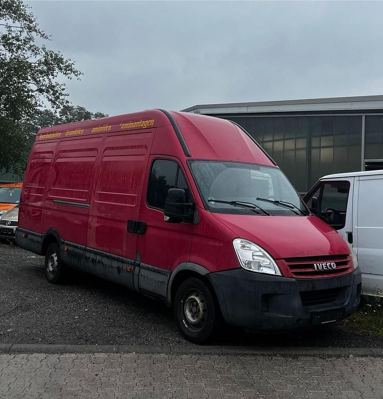 Rot Gebraucht 2007 Iveco Daily Van / Kleinbus | 4.250 € (Fairer Preis) - Bild 1/4