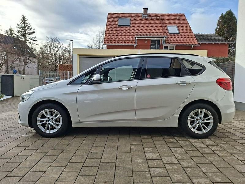 Gebraucht BMW 218 Active Tourer 150 PS (110 kW) 2017 Weiß Van / Kleinbus