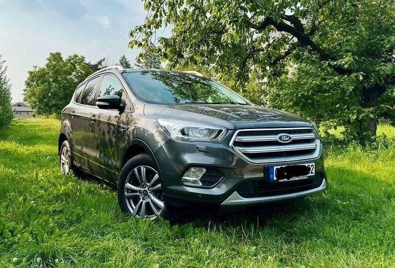Grau Gebraucht 2019 Ford Kuga Cool & Connect SUV | 16.100 € (Fairer Preis) - Bild 1/4