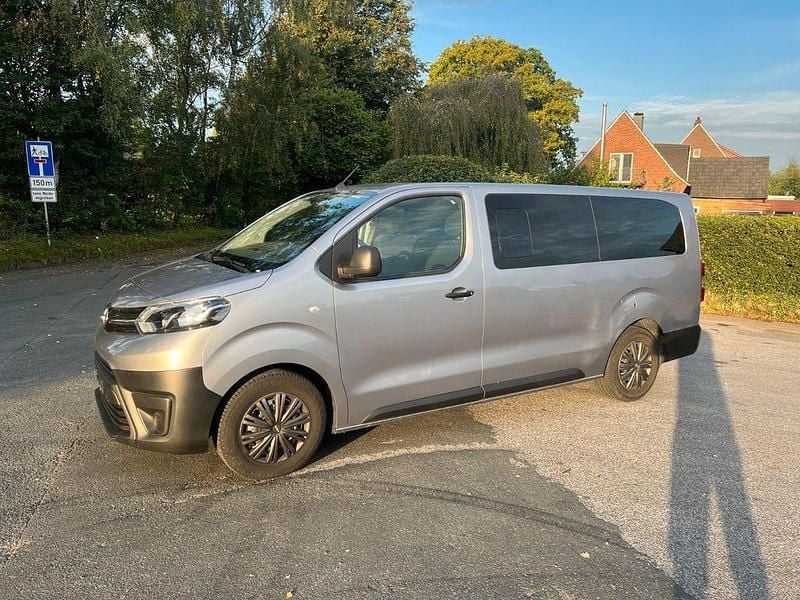Grau Gebraucht 2021 Toyota Proace Van | 21.301 € - Bild 1/4