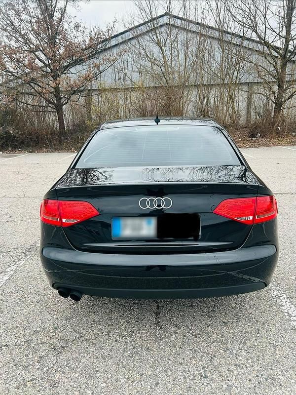 Gebraucht Audi A4 Ambiente 120 PS (88 kW) 2010 Schwarz Limousine
