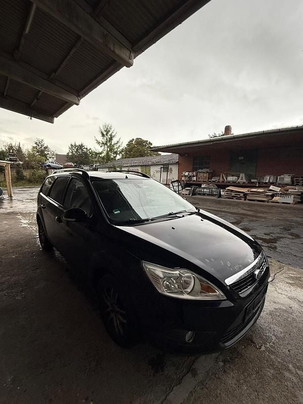 Schwarz Gebraucht 2008 Ford Focus Kombi | 950 € (Superpreis) - Bild 1/4