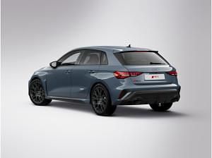 Neu Audi RS3 Ambiente 400 PS (294 kW) 2025 Grau (kemoragrau metallic) Limousine