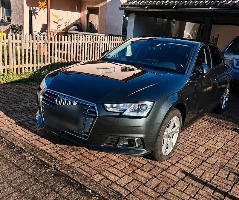 Grau Gebraucht 2016 Audi A4 Sport Limousine | 16.500 € (Etwas zu teuer) - Bild 1/4