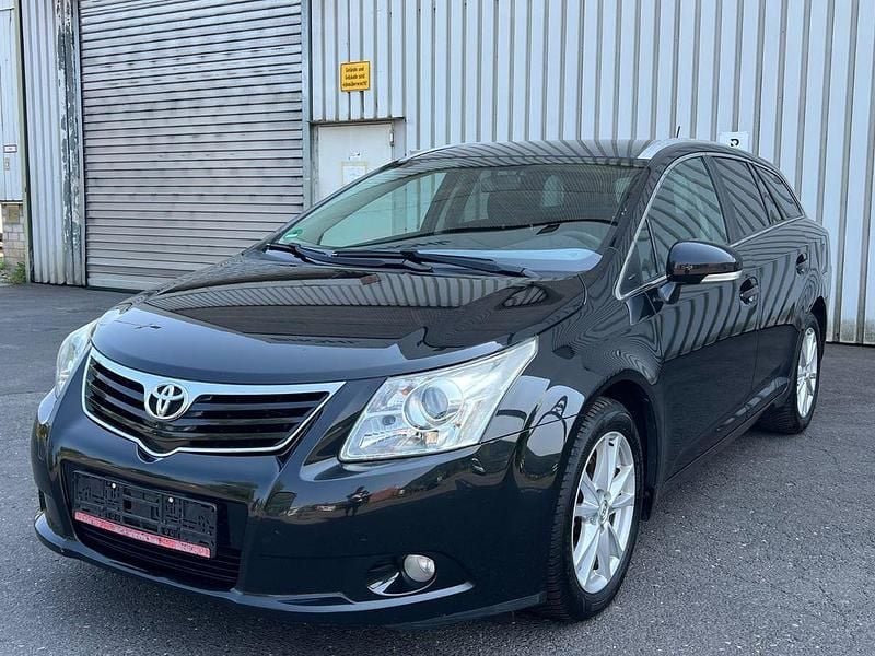 Schwarz Gebraucht 2011 Toyota Avensis Edition Kombi | 3.800 € (Guter Preis) - Bild 1/4