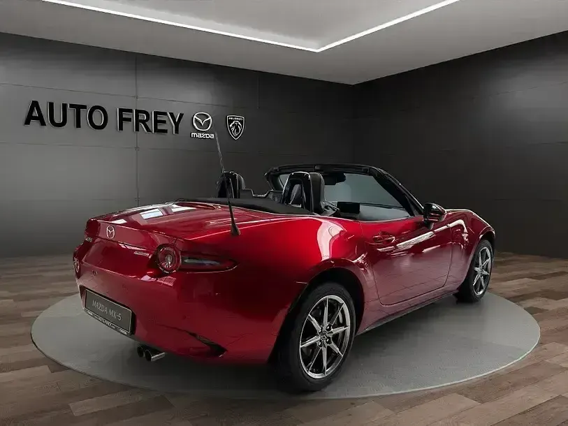 Neu Mazda MX5 Exclusive-Line 132 PS (97 kW) 2025 Rot Cabrio