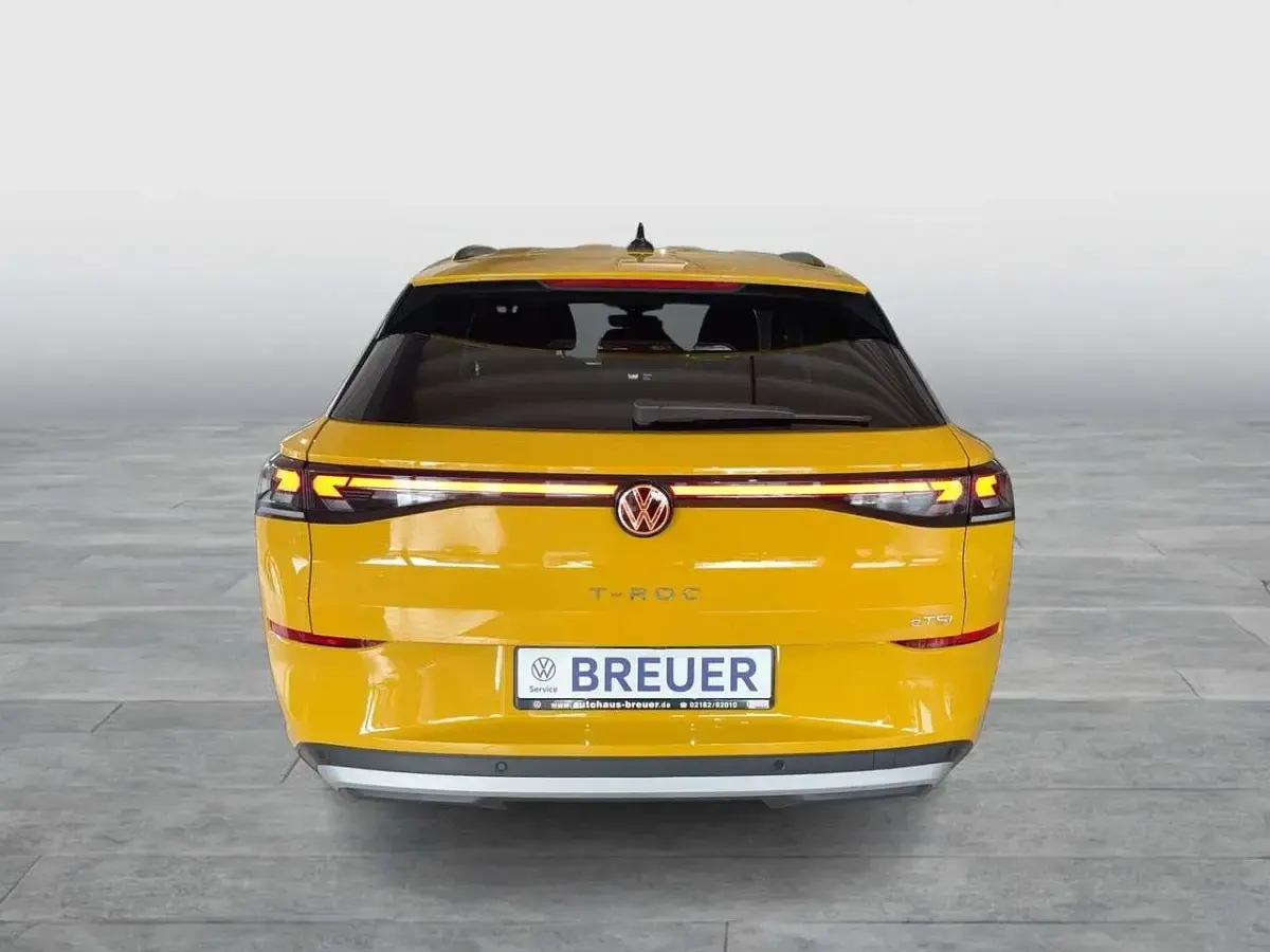 Neu VW T-Roc Life 150 PS (110 kW) 2026 Gelb SUV