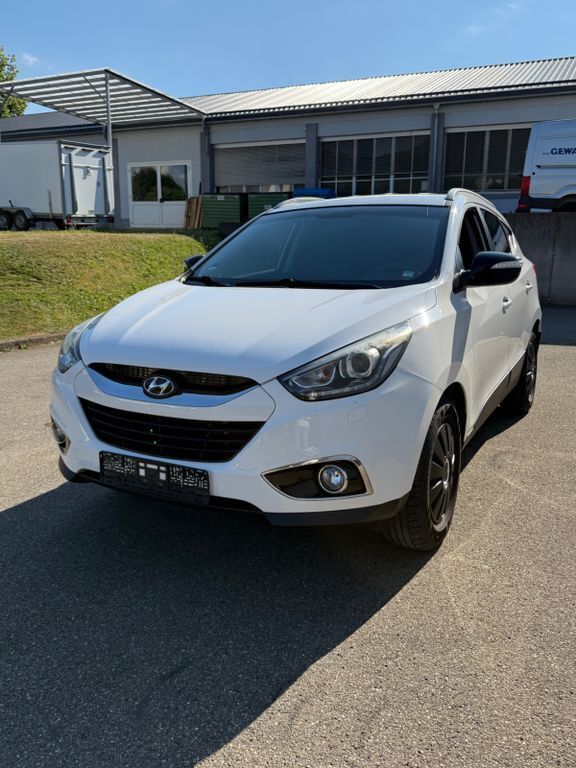 Weiß Gebraucht 2014 Hyundai ix35 Style SUV | 8.990 € (Fairer Preis) - Bild 1/4