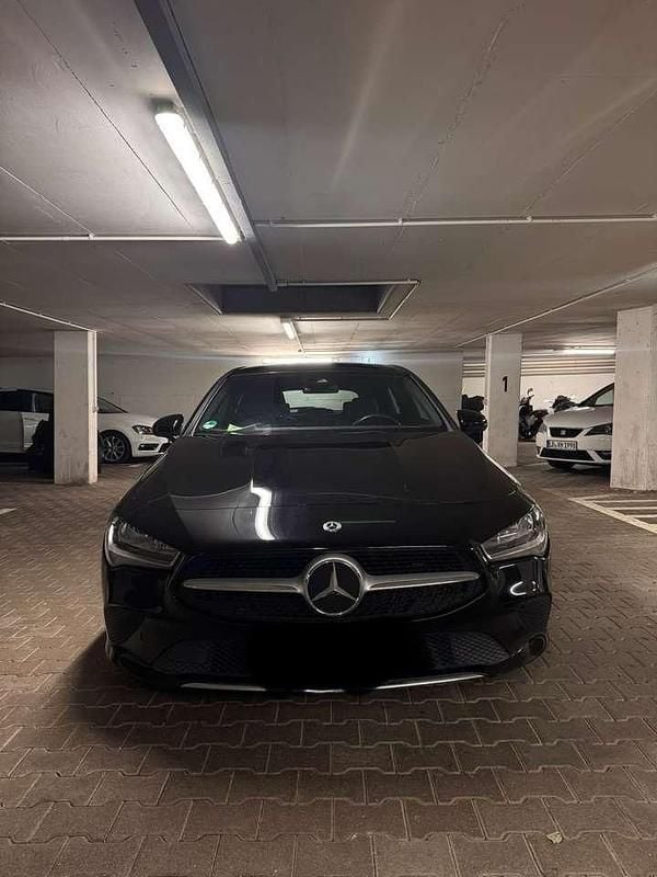 Gebraucht Mercedes CLA200 163 PS (119 kW) 2019 Schwarz Kombi