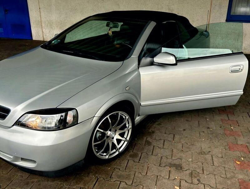 Silber Gebraucht 2001 Opel Astra Cabriolet Cabrio | 4.900 € - Bild 1/4
