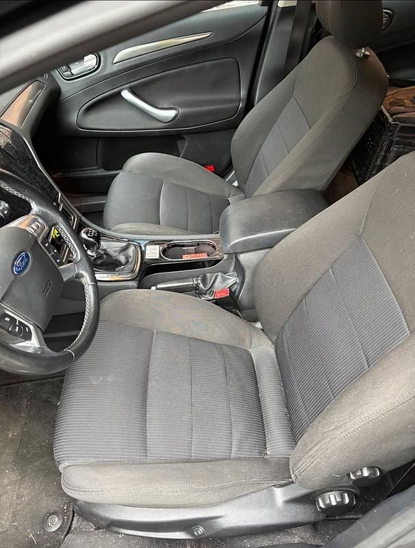 Gebraucht Ford Mondeo 140 PS (102 kW) 2007 Schwarz Kombi