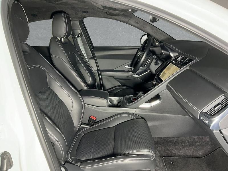Gebraucht Jaguar E-Pace R-Dynamic 313 PS (230 kW) 2022 Fuji white SUV
