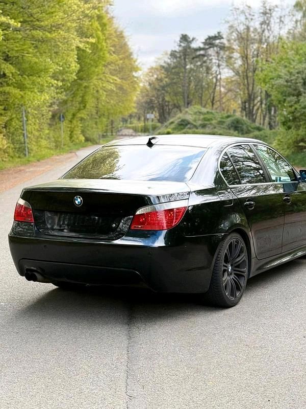 Second-hand BMW 525 177 CP (130 kW) 2004 Negru Berlinǎ