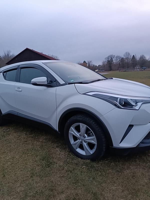 Gebraucht Toyota C-HR 116 PS (85 kW) 2017 Weiß SUV
