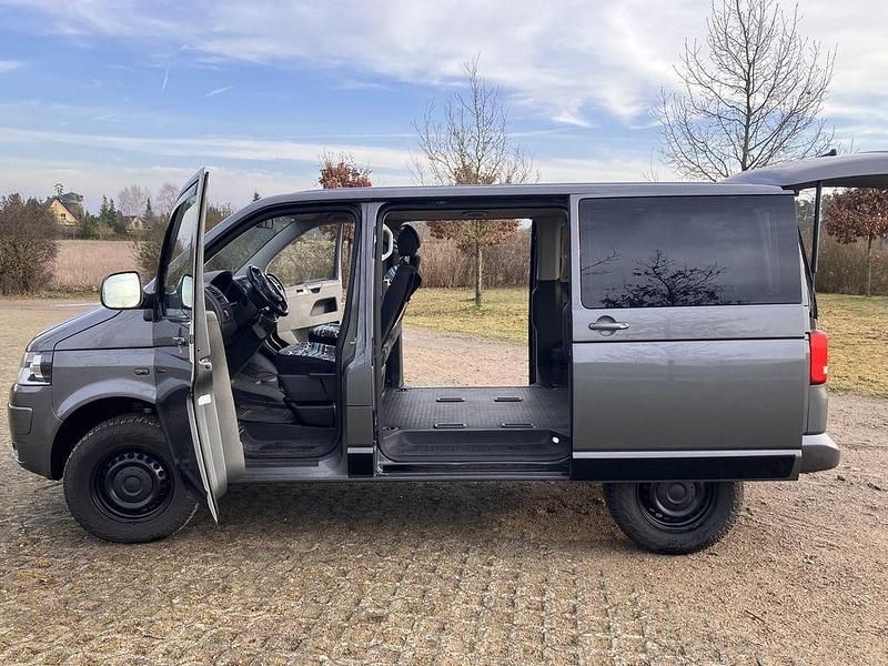 Gebraucht VW T5 140 PS (102 kW) 2013 Grau Van