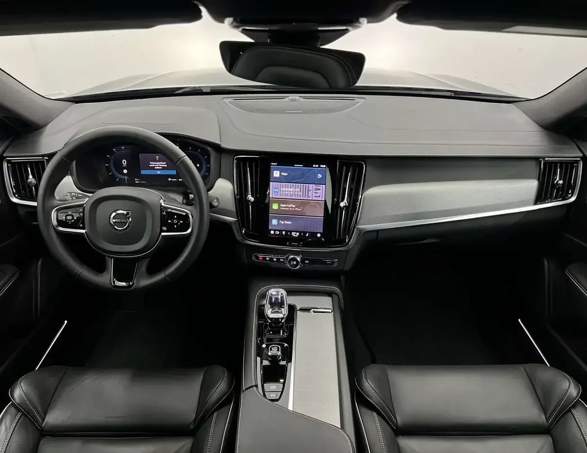 Gebraucht Volvo V90 CC Plus 197 PS (144 kW) 2024 Schwarz Kombi