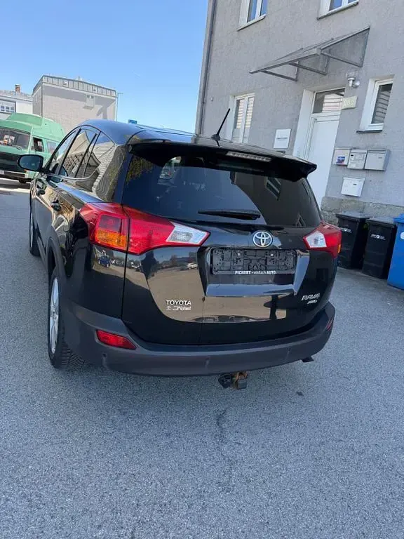 Gebraucht Toyota RAV4 Executive 150 PS (110 kW) 2013 Schwarz SUV