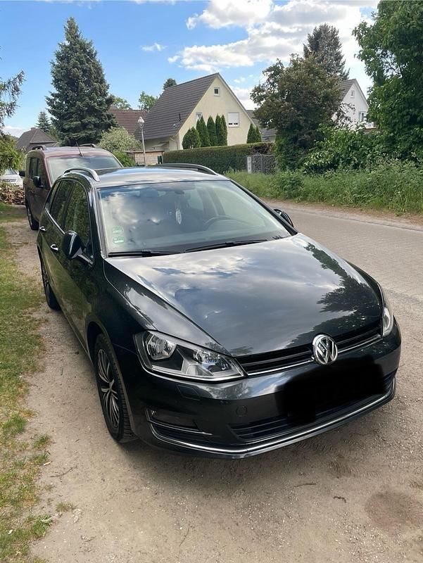 Grau Gebraucht 2016 VW Golf VII Kombi | 7.799 € (Fairer Preis) - Bild 1/4