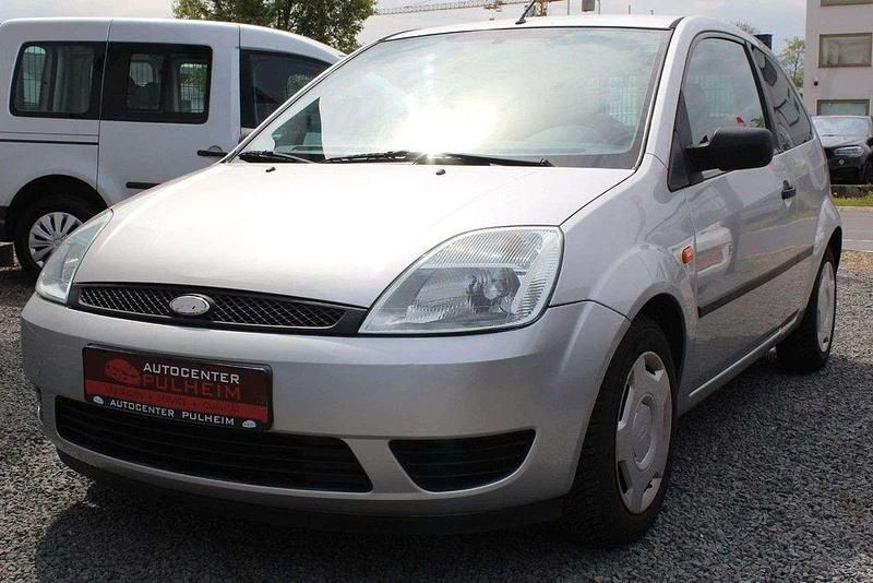 Gebraucht Ford Fiesta 60 PS (44 kW) 2005 Polarsilber metallic Kleinwagen