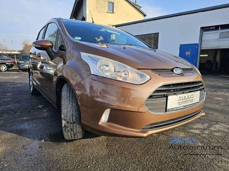 Gebraucht Ford B-MAX SYNC Edition 101 PS (74 kW) 2015 Canyonbraun (metallic) Van / Kleinbus
