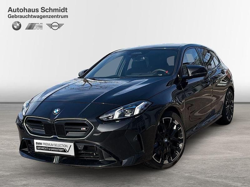 Gebraucht BMW M135 Performance 300 PS (220 kW) 2025 Saphirschwarz Kleinwagen