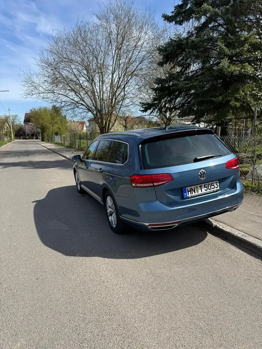 Gebraucht VW Passat R-line 220 PS (161 kW) 2018 Blau Kombi