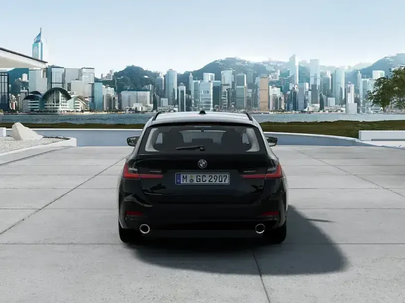 Gebraucht BMW 318 Comfort Edition 156 PS (114 kW) 2023 Schwarz Kombi
