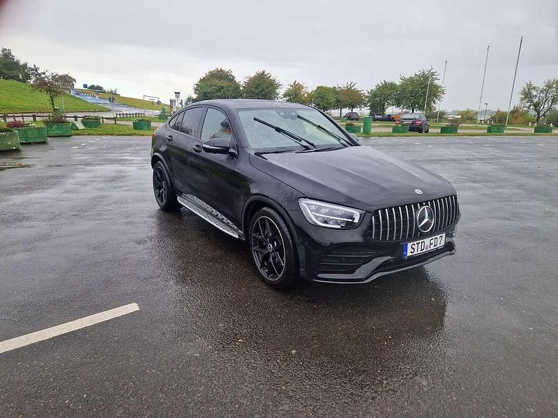 Schwarz Gebraucht 2023 Mercedes GLC300 AMG line SUV | 56.999 € (Fairer Preis) - Bild 1/4