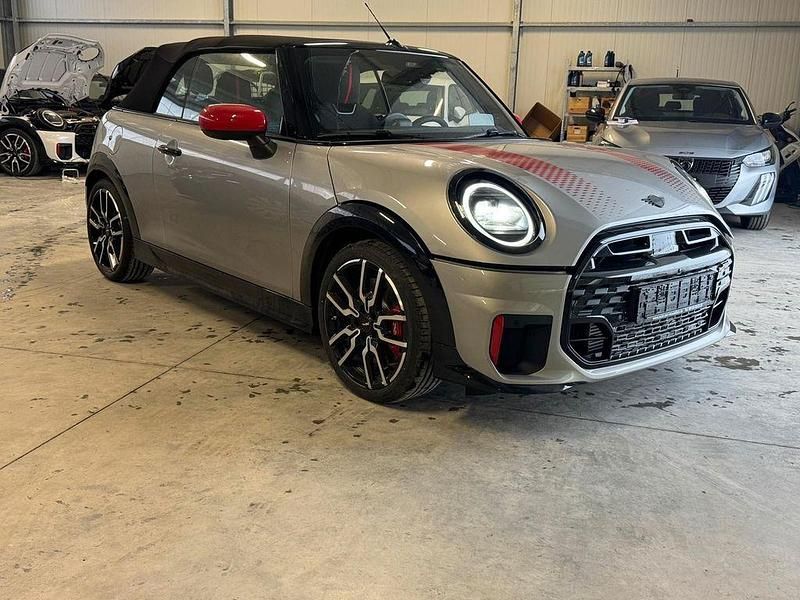 Neu Mini John Cooper Works Cabriolet 231 PS (169 kW) 2026 Silber Cabrio