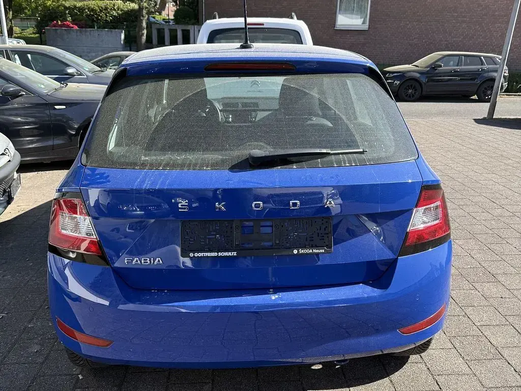 Second-hand Skoda Fabia Active 60 CP (44 kW) 2020 Albastru Hatchback