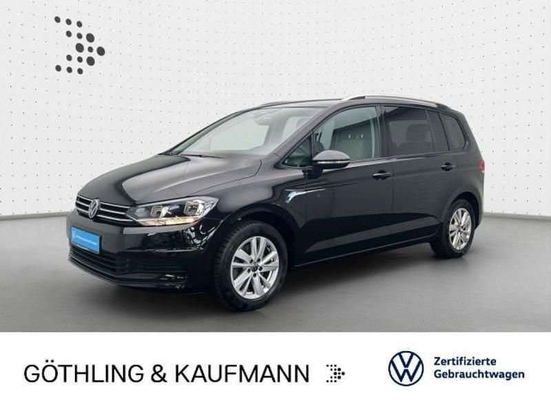 Deep black perleffekt Gebraucht 2024 VW Touran Comfortline Van / Kleinbus | 30.930 € (Fairer Preis) - Bild 1/3