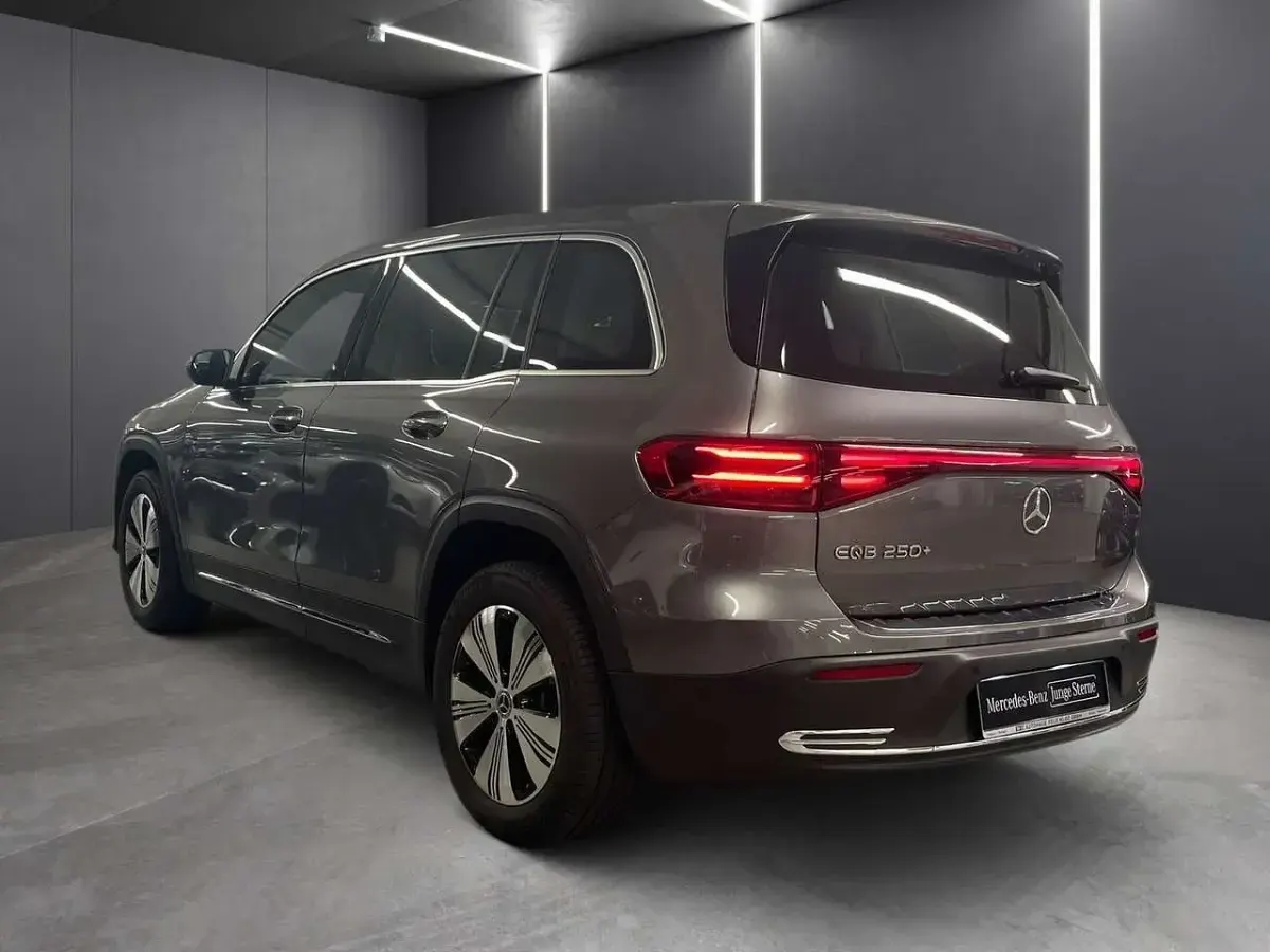 Gebraucht Mercedes EQB250 Progressive 139 kW (190 PS) 2025 Lack mountaingrau SUV