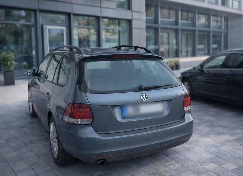 Gebraucht VW Golf VI 105 PS (77 kW) 2010 Silber Kleinwagen