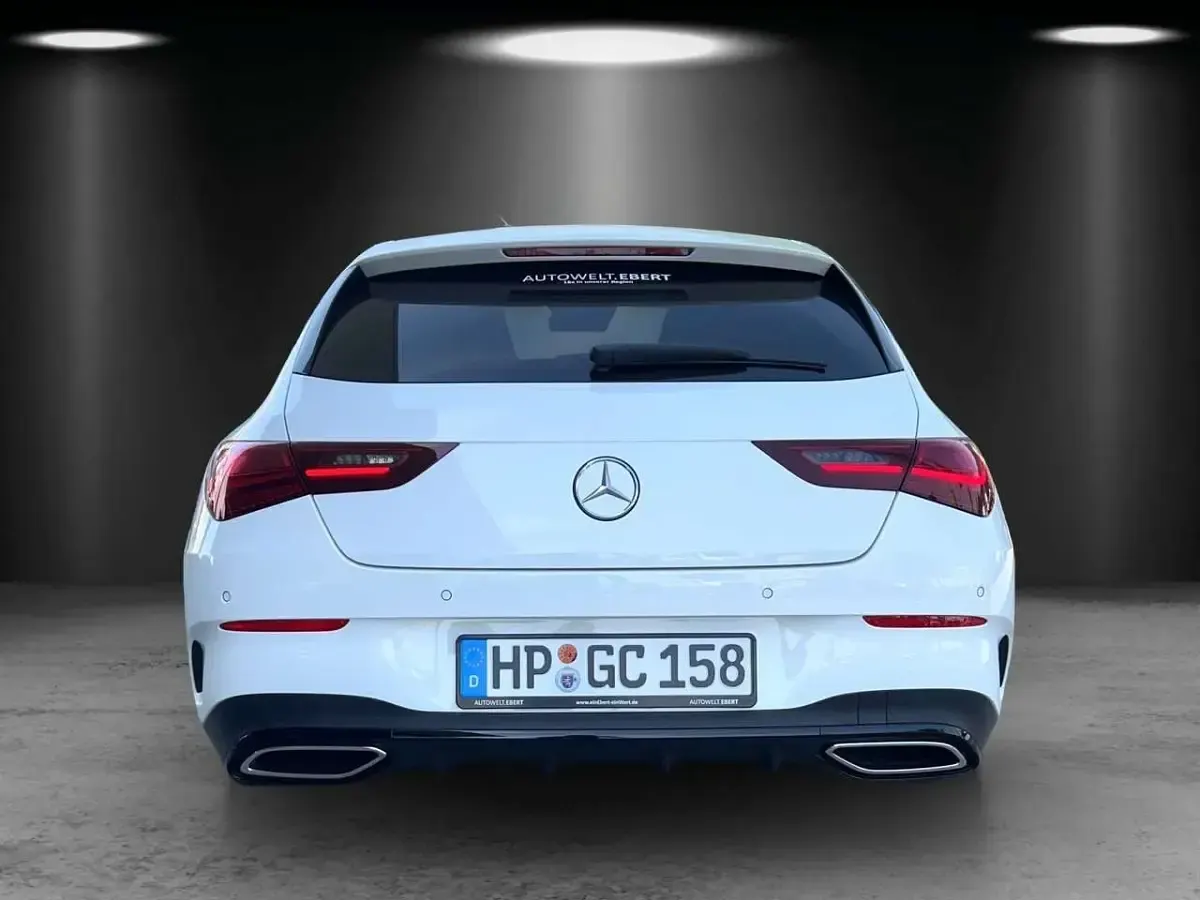 Gebraucht Mercedes CLA220 AMG line 190 PS (139 kW) 2024 Weiß Limousine