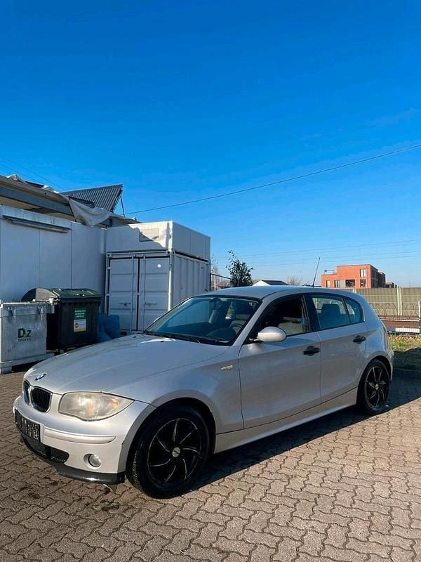 Silber Gebraucht 2006 BMW 118 Kleinwagen | 799 € (Superpreis) - Bild 1/4